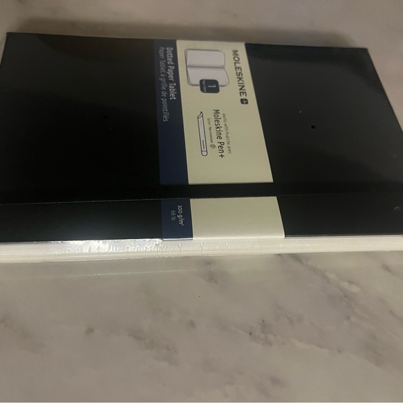 Moleskin Dotted Paper Tablet Hard Cover Smart Notebook 5"x8.25 Black 176… - Picture 3 of 10